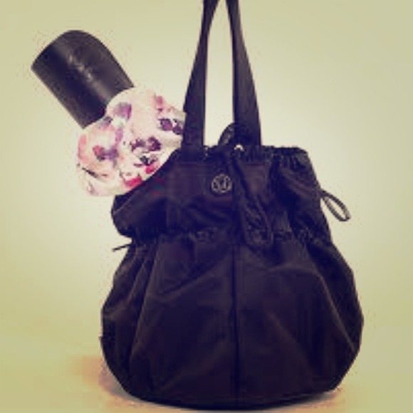 HOLD Lululemon Bliss Black Workout Bag