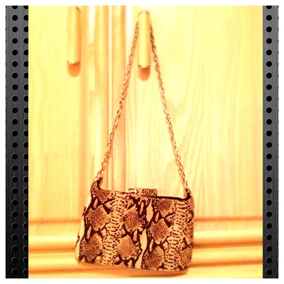 Faux Leather small bag - Picture 3 of 4