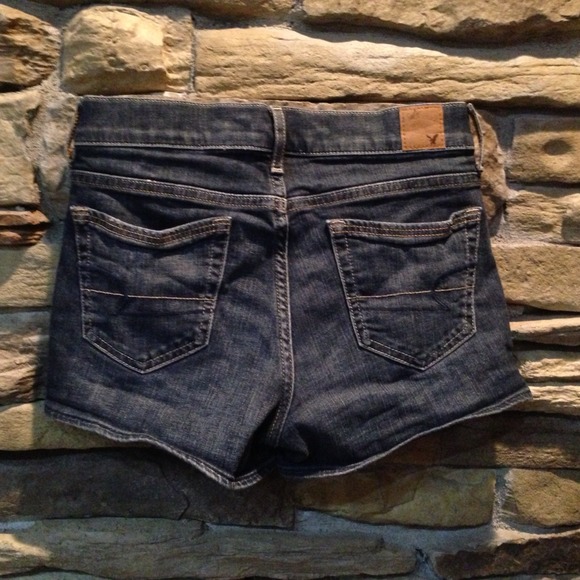 Size 0 American Eagle shorts - Picture 2 of 4