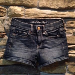 Size 0 American Eagle shorts