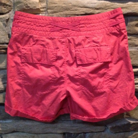 Size 0 banana republic hot pink shorts - Picture 2 of 3