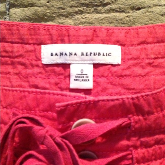 Size 0 banana republic hot pink shorts - Picture 3 of 3