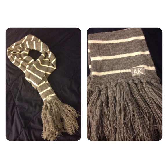 ⛔️TRADED⛔️ Anne Klein Scarf