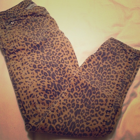 Faded leopard skinny jeans
