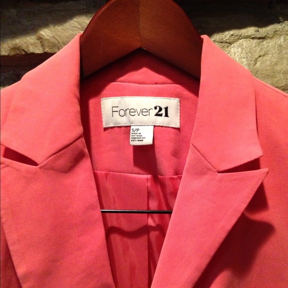 A small coral blazer - Picture 3 of 3