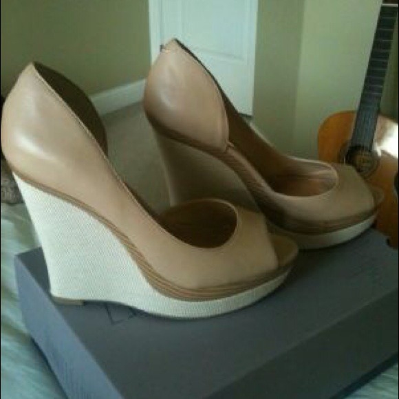 ⛔Sold⛔ J.Lo. Shoe Collection Wedges