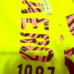 Cute neon yellow Aeropostale outfit