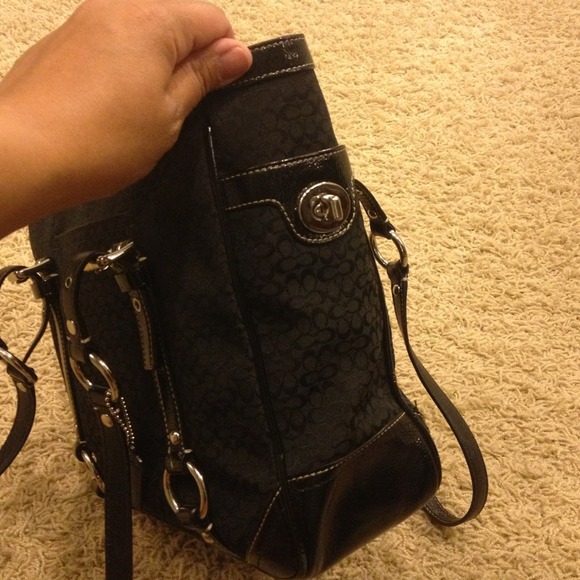 💯% Authentic Coach handbag - Picture 3 of 4