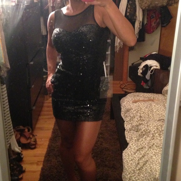 Bebe wonderland peplum sequin dress - Picture 4 of 4