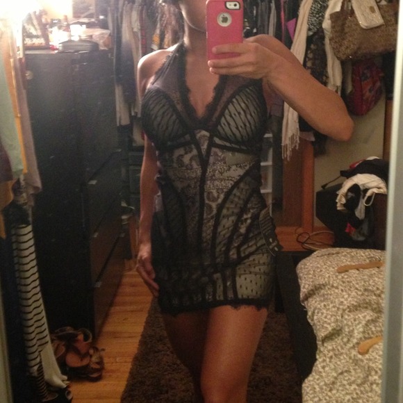 Mixed lace halter dress - Picture 3 of 4