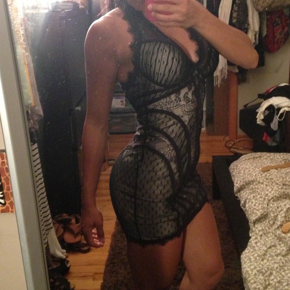 Mixed lace halter dress - Picture 4 of 4