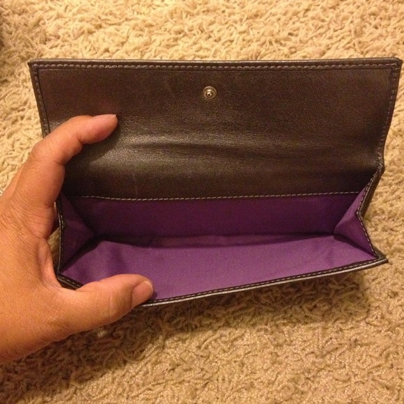 -SOLD- 💯% Authentic Coach wallet- Reserved- - Picture 3 of 4