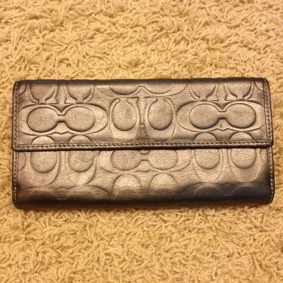 -SOLD- 💯% Authentic Coach wallet- Reserved- - Picture 4 of 4