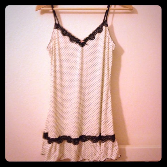 Girly polka dot nighty!