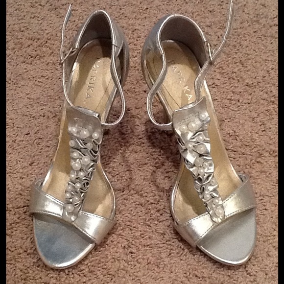 Silver dressy sandals⭐ - Picture 2 of 3