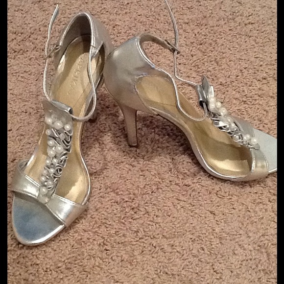 Silver dressy sandals⭐ - Picture 3 of 3