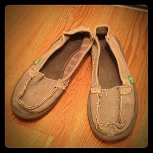 SOLD IN A BUNDLE Sanuk shoe