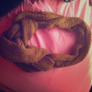 Infinity loop scarf 🚫🔁TRADED 🔁🚫