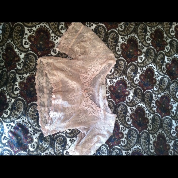 ❌SOLD IN BUNDLE - Picture 2 of 4