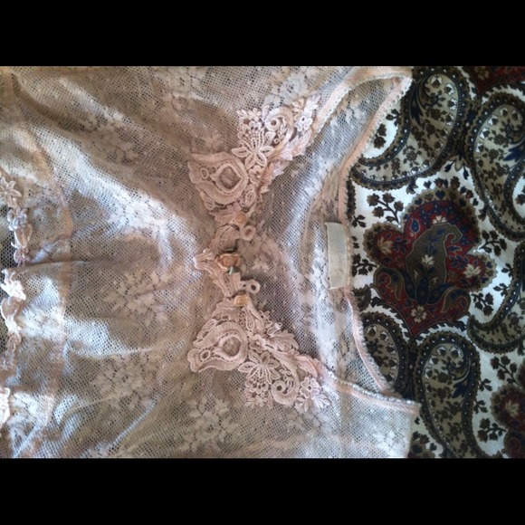 ❌SOLD IN BUNDLE - Picture 3 of 4