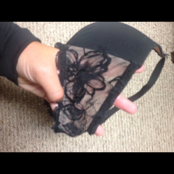 ❌SOLD Victorias Secret 36D push up bra. - Picture 3 of 3