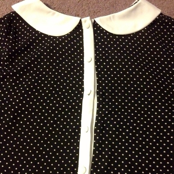 Black & white polka dot shirt with a white collar - Picture 1 of 3