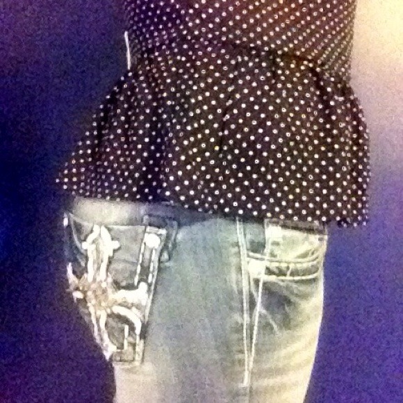 Black & white polka dot shirt with a white collar - Picture 2 of 3