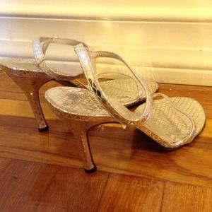 ON SALE!! Size 6 1/2 Stuart Weitzman Heels- silver