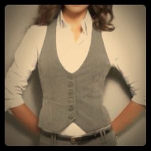 NEW NY&CO vest. Fits like the one on the model!