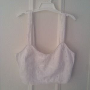 ❌SOLD❌REDUCED🌟NWOT✨ Eyelet Crop Top