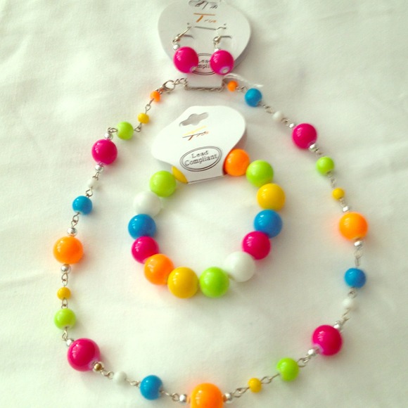 Multicolored Beaded Necklace Set