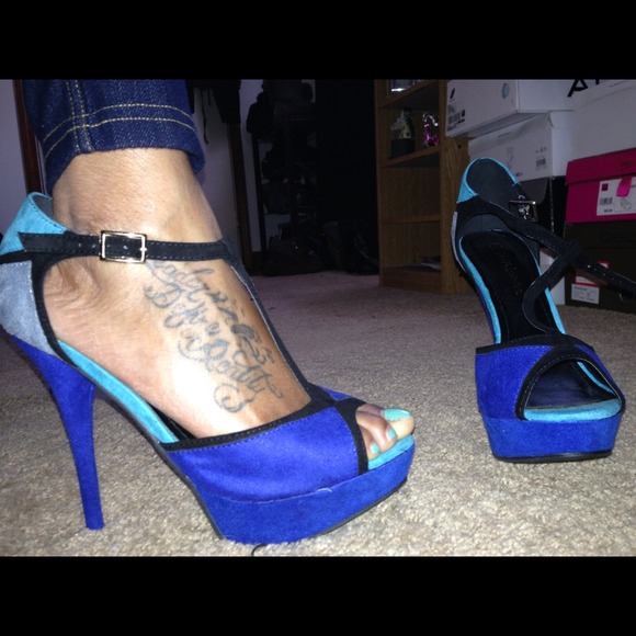 Brand new!! Size 8 blue color block 5inch heels👠 - Picture 3 of 3