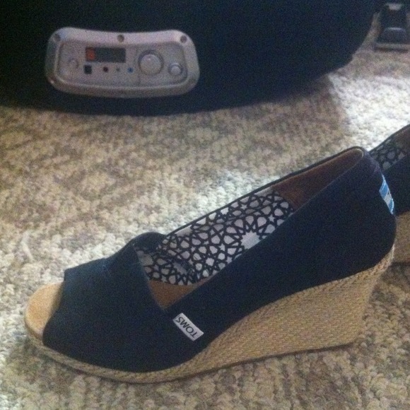 Toms Wedges