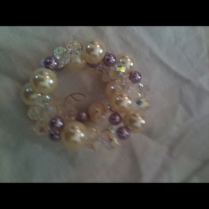 Memory wire glass pearl bracelet.