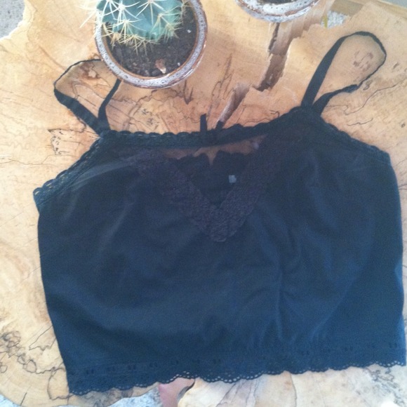 BUNDLED ❌⭕UO black lace inset button back crop top