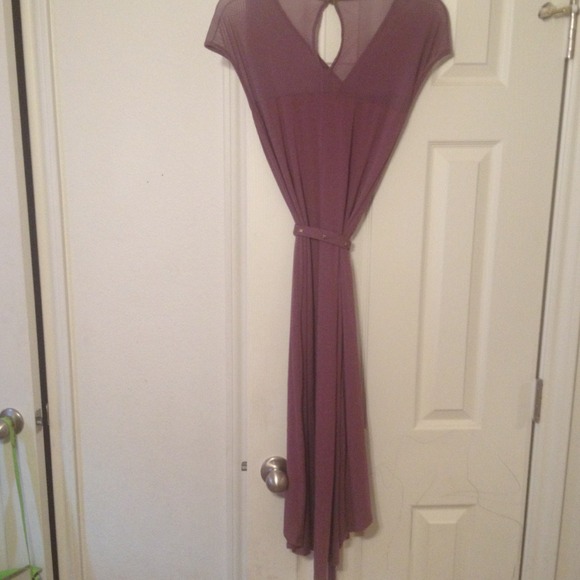 Adorable hi-low dress with belt - Picture 4 of 4