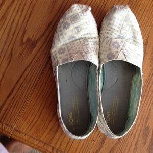 Toms shoes