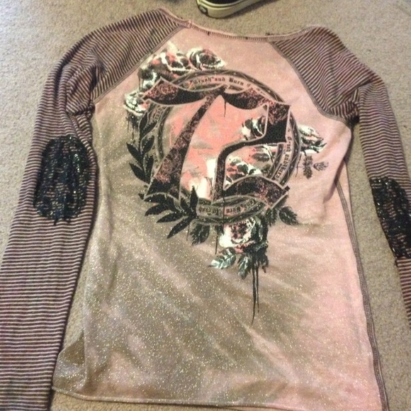 Never worn, long sleeved shirt - Picture 3 of 3