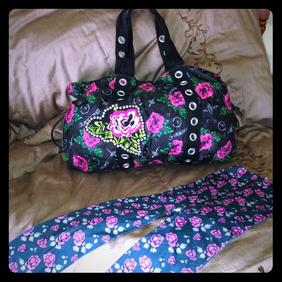 🎀betsey Johnson tote with tights🎀