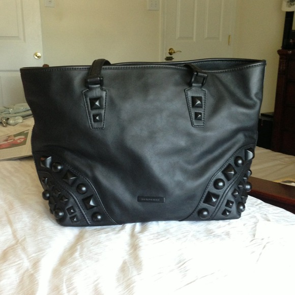 Burberry Handbags - Burberry tote bag