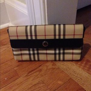 Authentic Burberry house check clutch/shoulder bag
