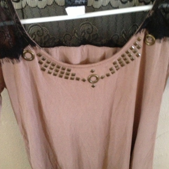 Sold Daytrip top - Picture 2 of 4