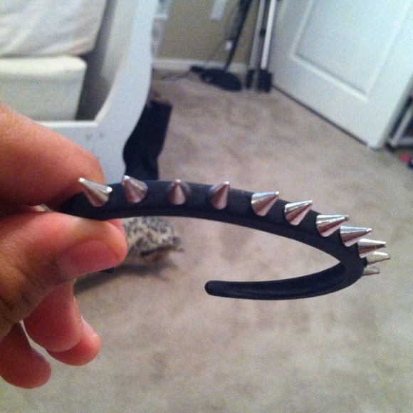 Brandy Melville Spiked Bracelet NWOT