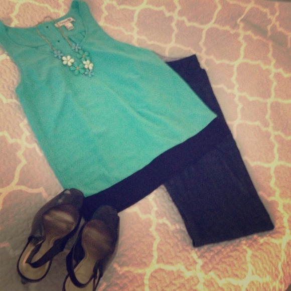 🎁Gifted🎁Forever21 turquoise and black top