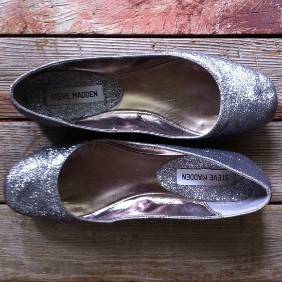Steve Madden Silver Glitter Flats