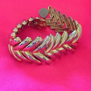 Fish scale bracelet