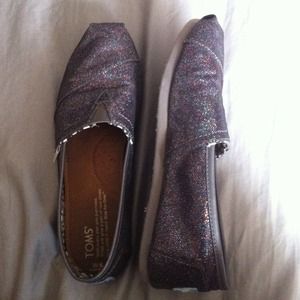 Black multi-sparkle Toms