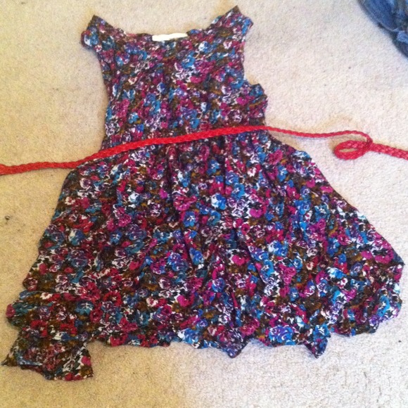 Floral dress and red woven belt! - Picture 1 of 1