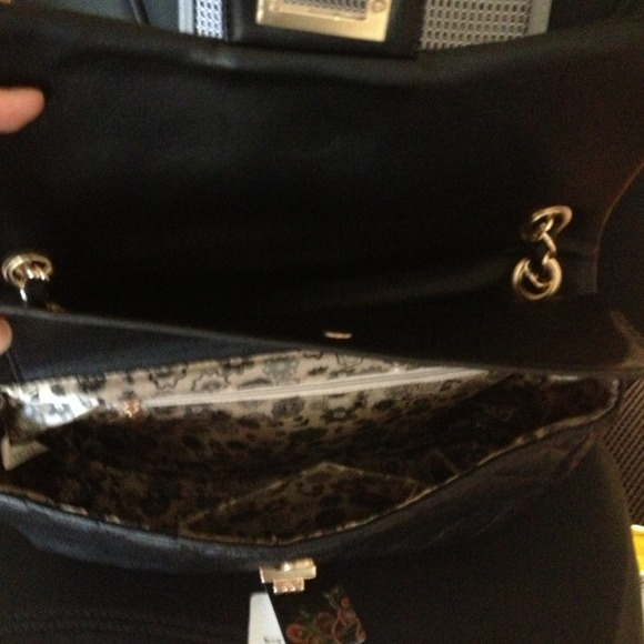 🔴SOLD🔴Kashieca Marshmallow Quilted - Picture 3 of 4