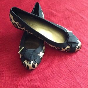 Leopard flats, NWOT